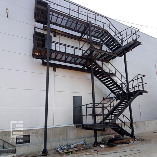 Маршевая эвакуационная лестница